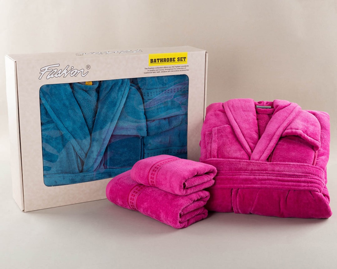 pink-and-blue-bathrobes-with-towels-in-box-judfsogyy08